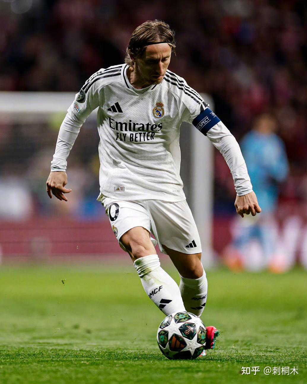 英超赛场亮点：热刺逆转切尔西,