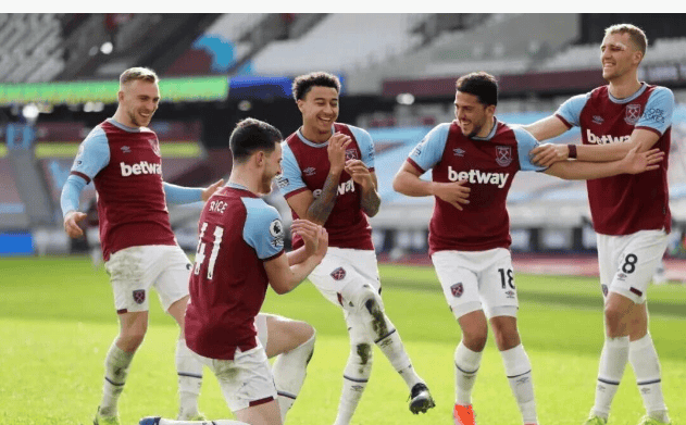 大连英博外援拉布亚德离队，本赛季表现起伏，遭质疑，终与俱乐部解约。