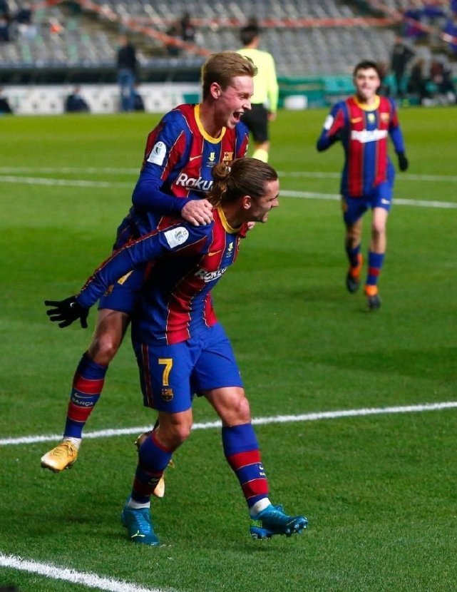 前锋终于找到射门感觉